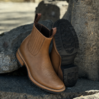 Men's Chelsea boots with elastic gores and pull tabs